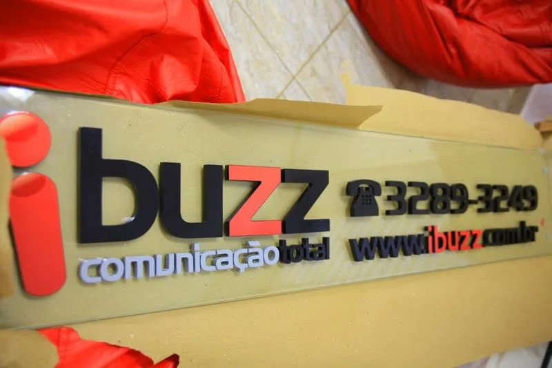 iBuzzのブランドサイン